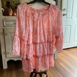 EST 1949 size 18/ 20W top